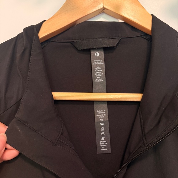 Lululemon Lightweight Soft Shell Black Jacket - Picture 6 of 6